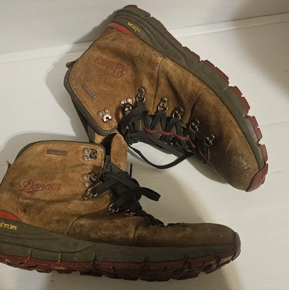 Danner Men’s Mountain 600 Hiking Boots – Size 11.5 D – Pre-Owned As-Is